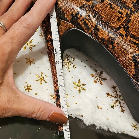 Chic Snakeskin Over the Knee Boots - Picture 9 of 11